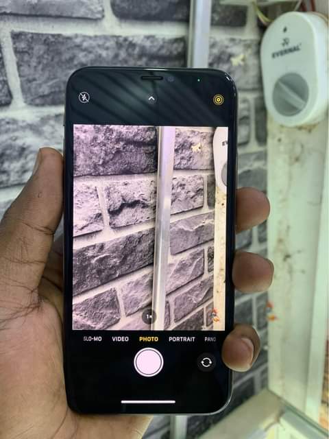 A picture of IPhone XS 256gb no Face ID