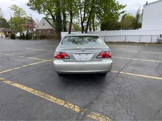 A picture of 2003 Lexus ES ES 300 Sedan 4D