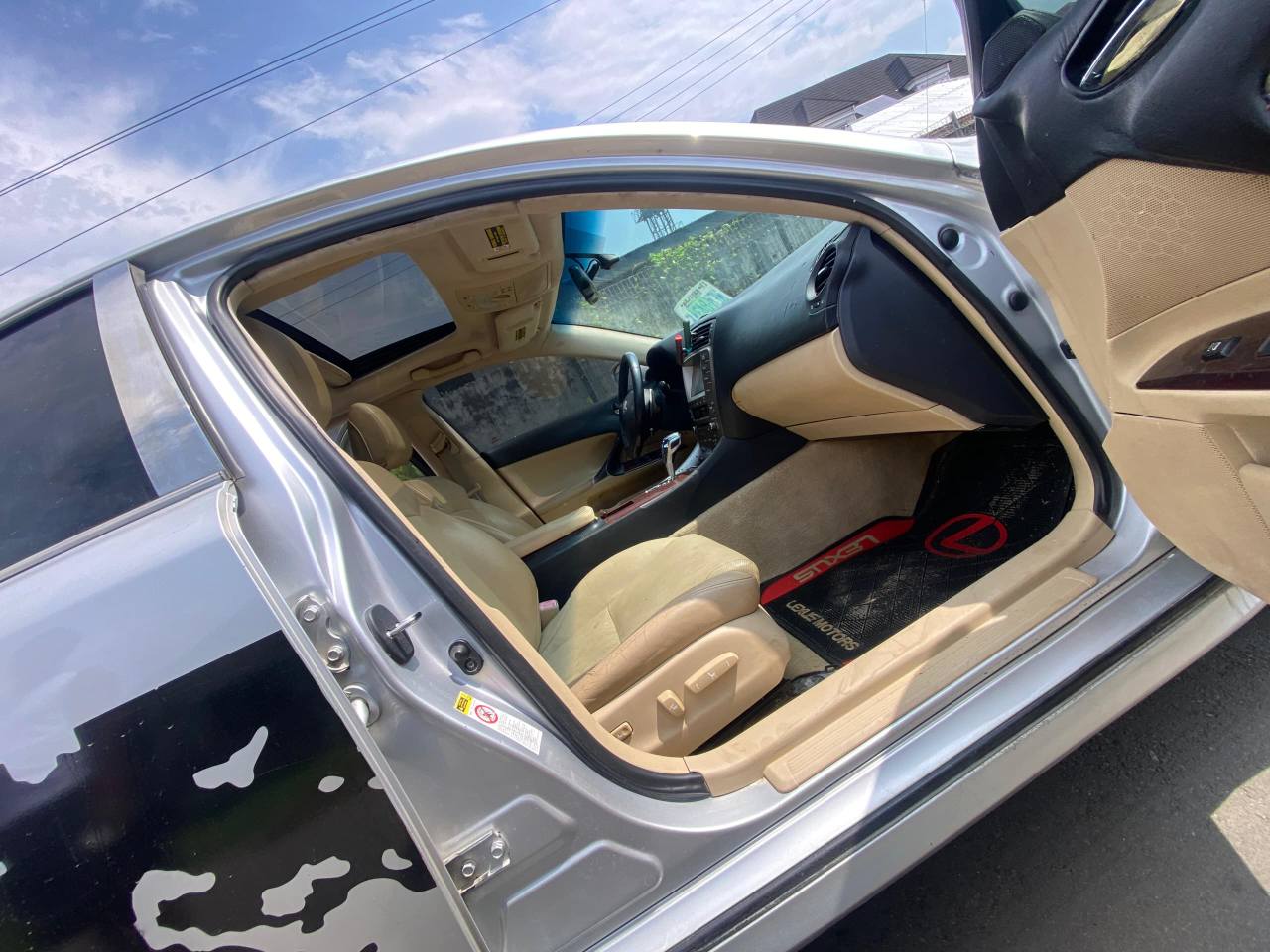 A picture of Lexus Is250