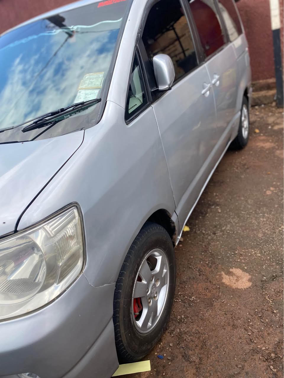 A picture of 2002 Toyota voxy