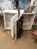 A picture of Friji ndogo Zimenyookaa kila moja 160k Ubungo Makoka Kwamkua 0717815496