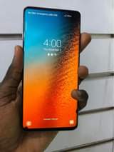A picture of Samsung S10 128gb 8gb ram clean like new 490k no