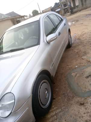 A picture of Mercedes Benz c180