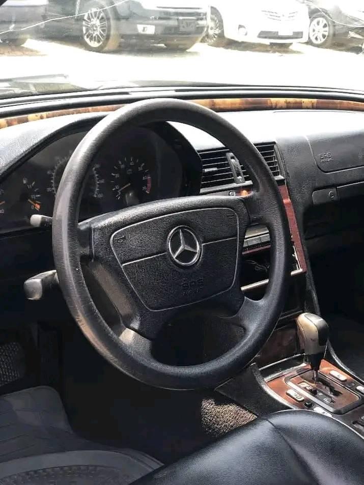 A picture of 2005 Mercedes Benz benz