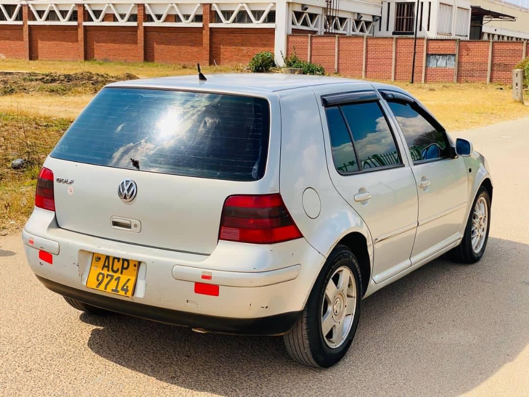 A picture of VW golf 4 071319282