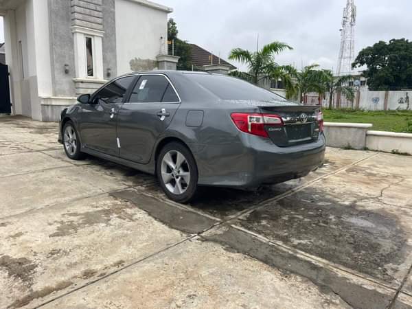 A picture of NEATLY USED TOYOTA CAMRY V6 2013 MODEL KEYLESS IGNITION AT