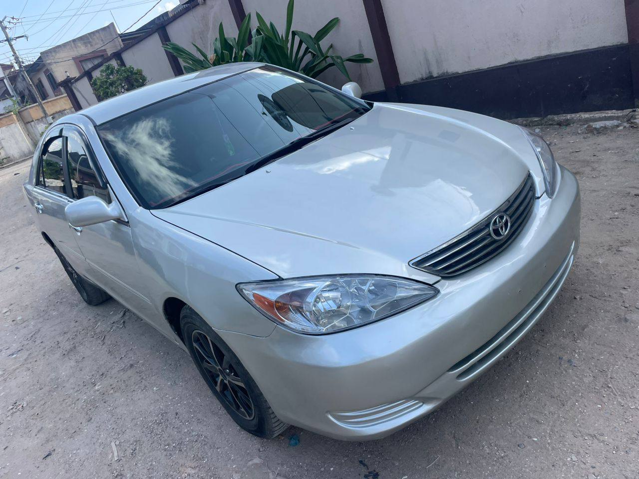 A picture of 04 toyota camry
