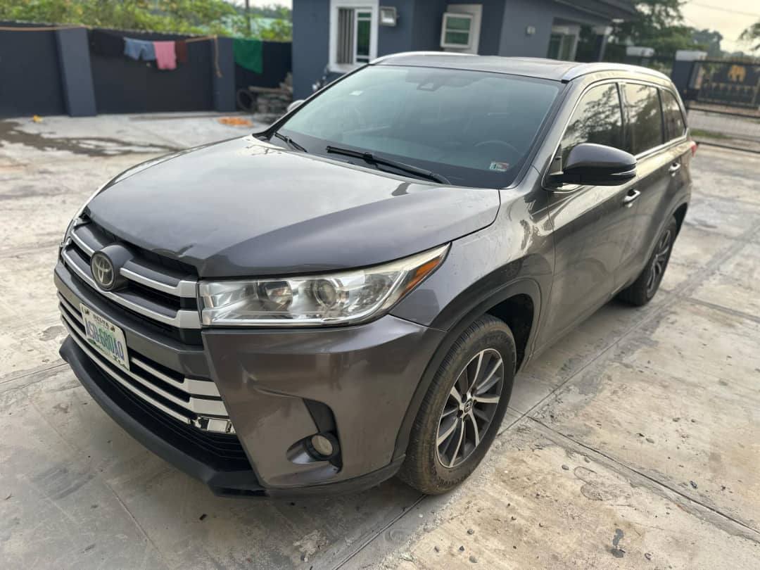 A picture of 2018 Toyota highlander
