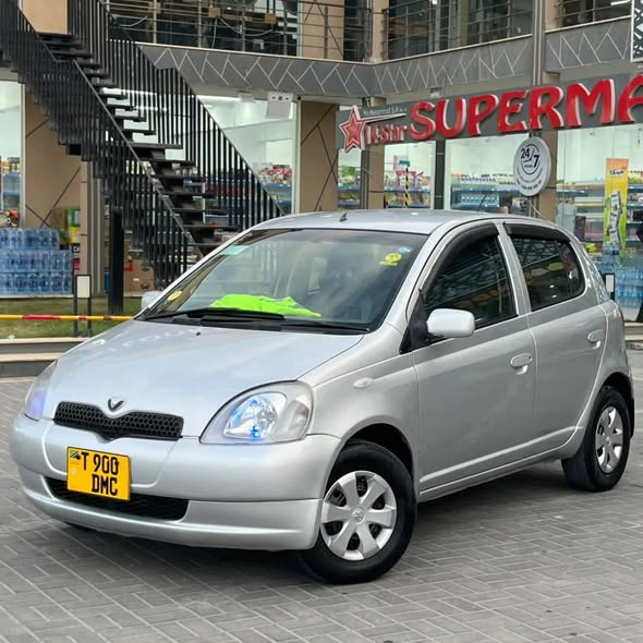 A picture of TOYOTA VITZ OLD 7 9MIL 0655422289