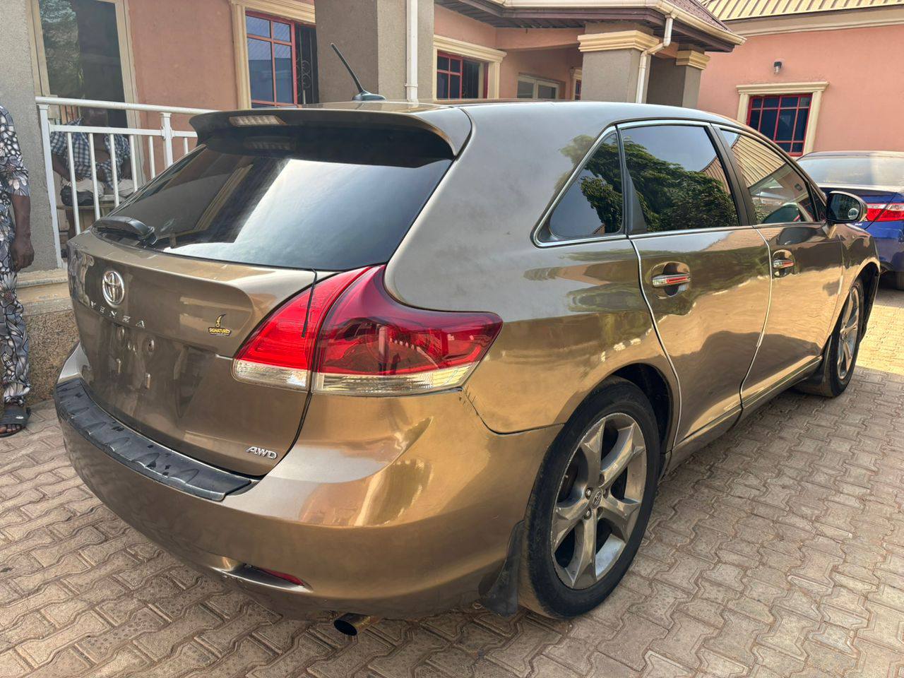 A picture of Distress 2010 model Toyota venza Full option with super sound