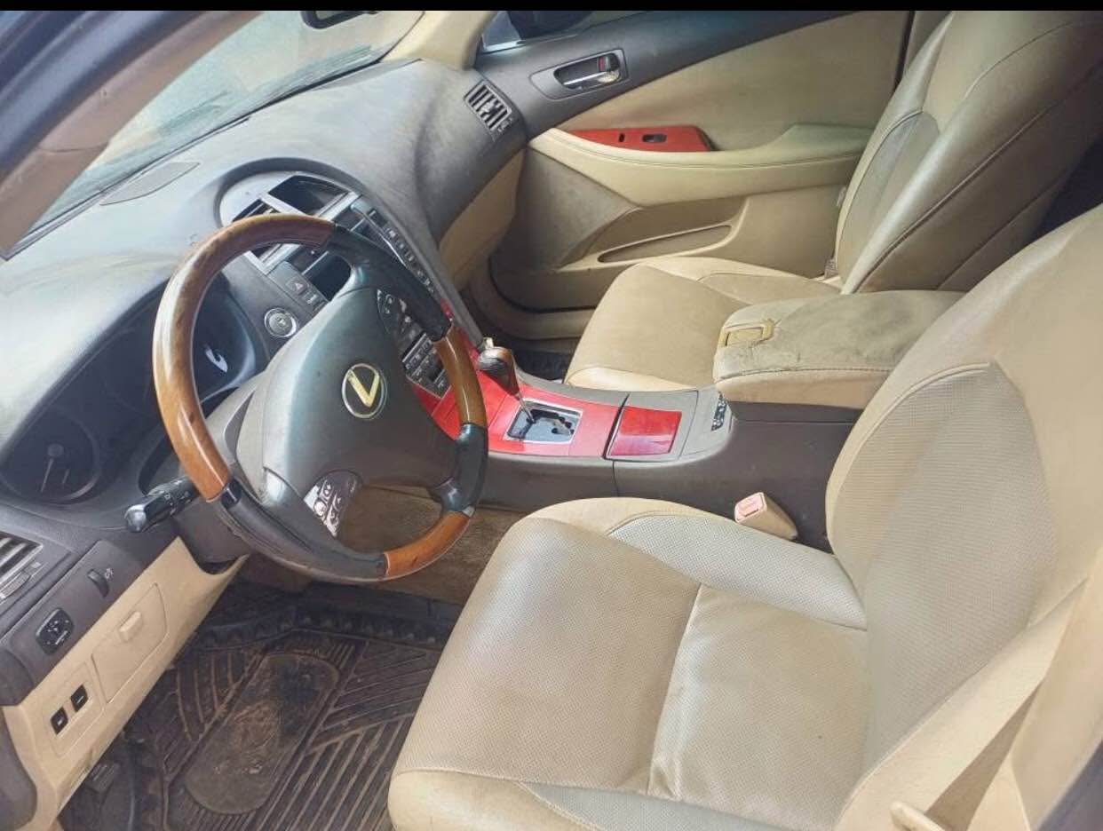 A picture of Es 350 Lexus engine untempered gear is bad AC chilling