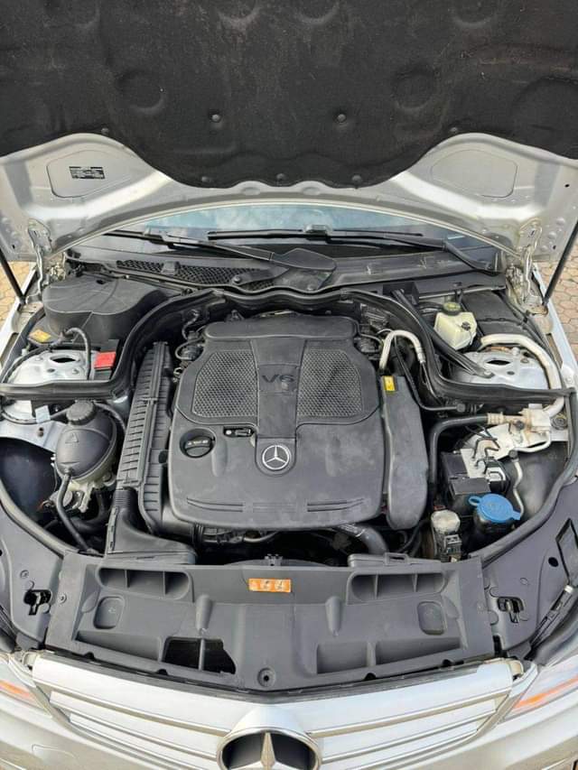 A picture of 2013 C300 Mercedes Benz R17