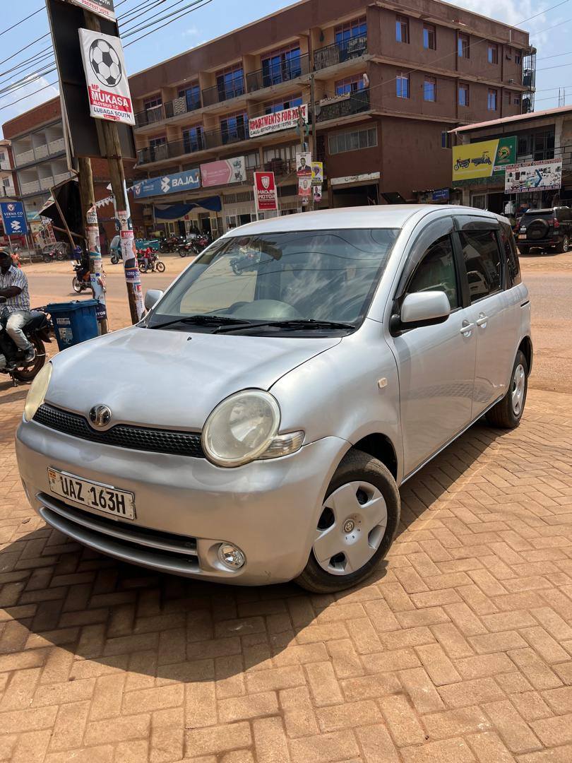 toyota sienta