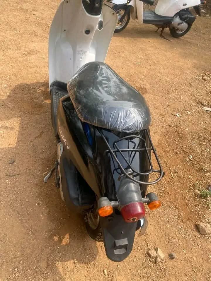 A picture of 2010 Honda today