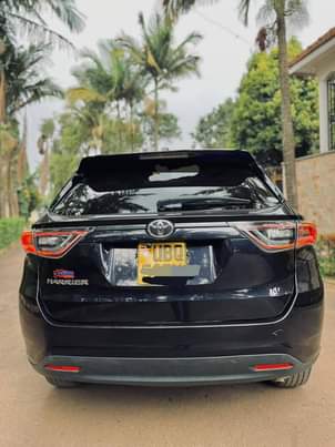 A picture of TOYOTA HARRIER