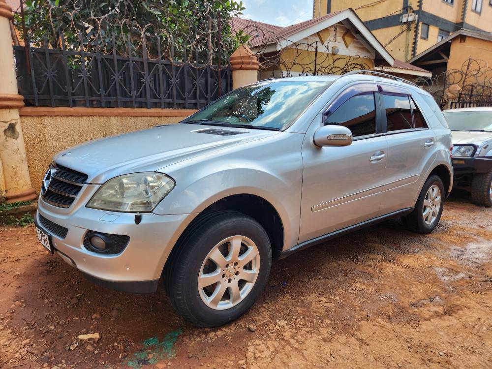 A picture of Mercedes Benz ML350 4MATIC 45m Call 0743795001 0726057699