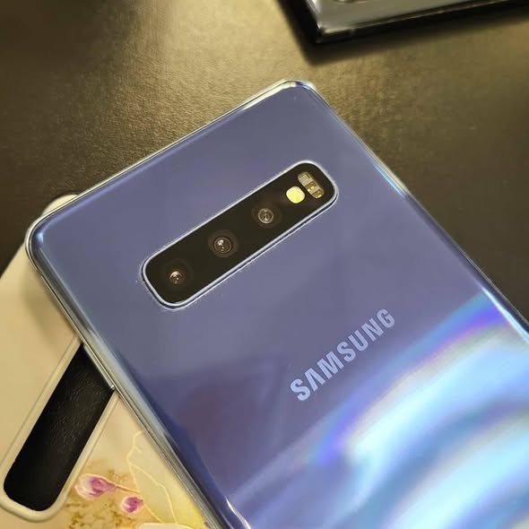 A picture of Samsung galaxy s10