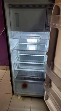 A picture of LG still new fridge 199 litres boxed