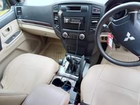 A picture of SUV 7 seaters