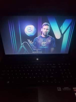 A picture of HP LAPTOP 17 185k