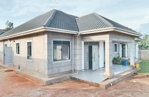 A picture of QUICK SALE HOUSE FOR SALE AT GAYAZA BUSUKUMA TOWN at