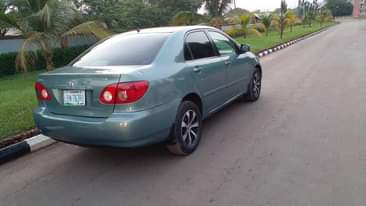 A picture of 2005 corolla
