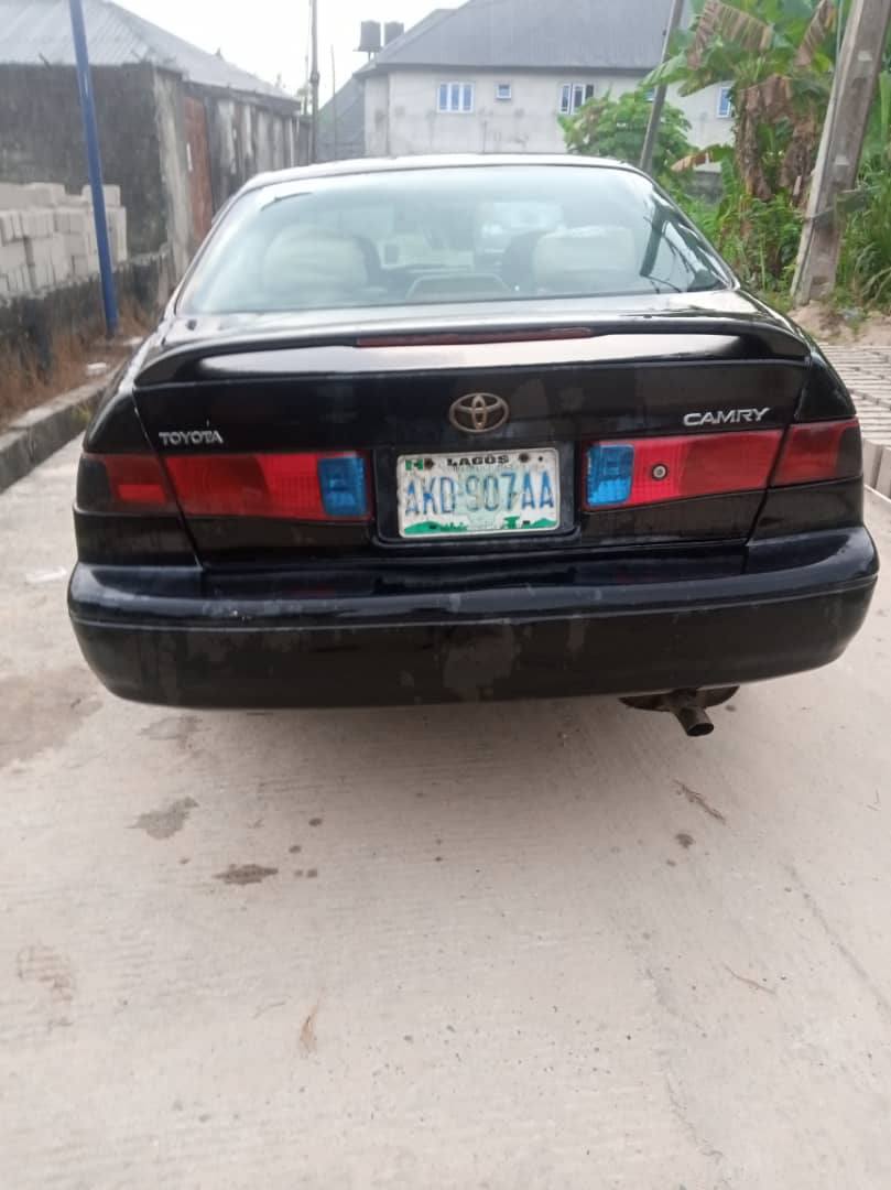 A picture of Toyota Camry drop light