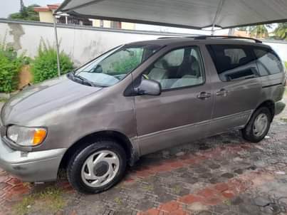 A picture of Toyota Sienna