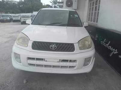 A picture of 2002 TOYOTa Rav4