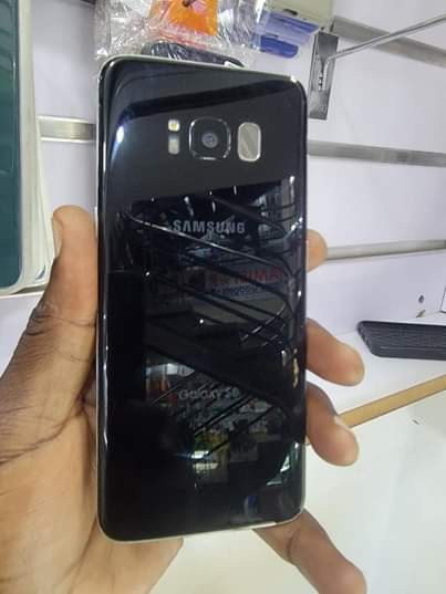 A picture of SAMSUNG S8 AT ONLY 260000