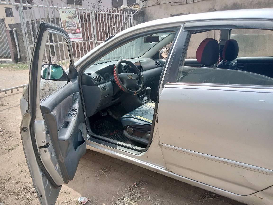 A picture of Toyota Corolla bank type