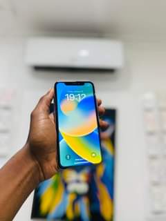 A picture of Iphone 11