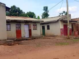A picture of 10rooms on sale Located kasangati buwambo town Make 700k per