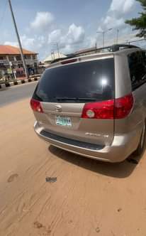 A picture of Belgium standard Toyota Big sienna