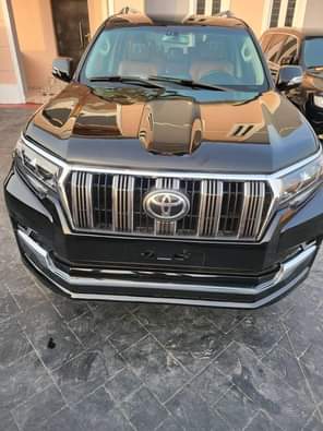 A picture of Direct Belgium Toyota Prado 2016 2017 model with v4 engine