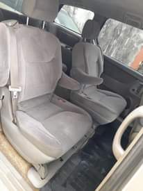 A picture of Toyota Sienna 2006