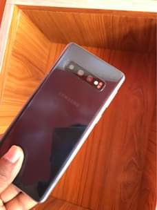 A picture of Samsung S10e