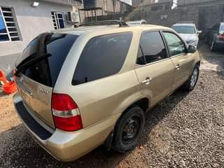 A picture of 02 Acura MDX
