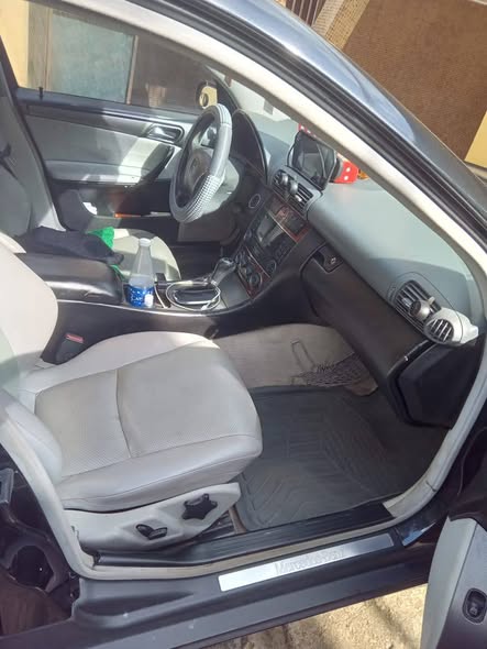 A picture of Mercedes Benz C230 Registered