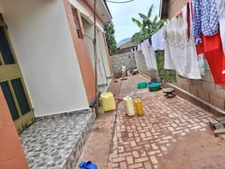 A picture of 3 double rooms for sale at 75m. They make 1m.