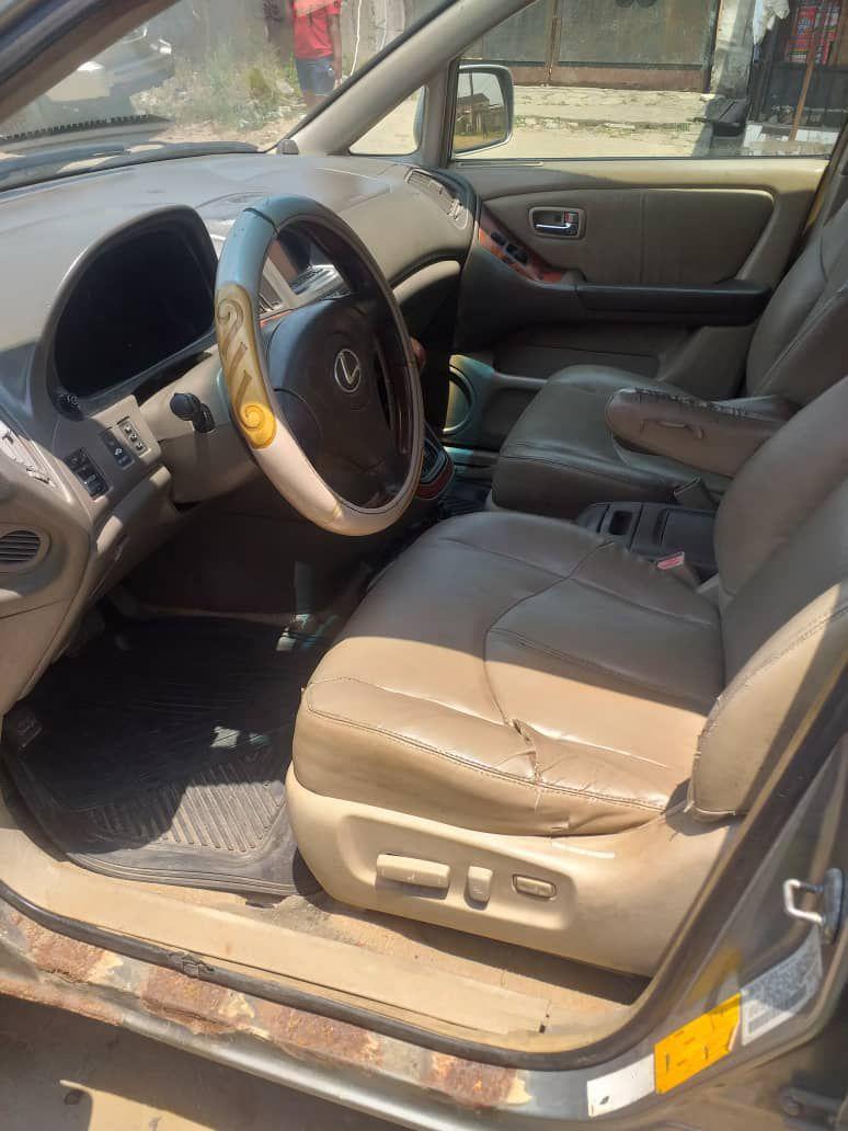 A picture of Lexus Rx 30o Engine Gear perfect 2 5m