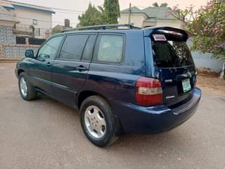 A picture of Neat 2005 Toyota Highlander v6