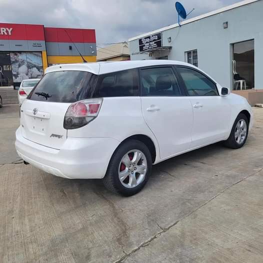 A picture of Toyota Matrix 07