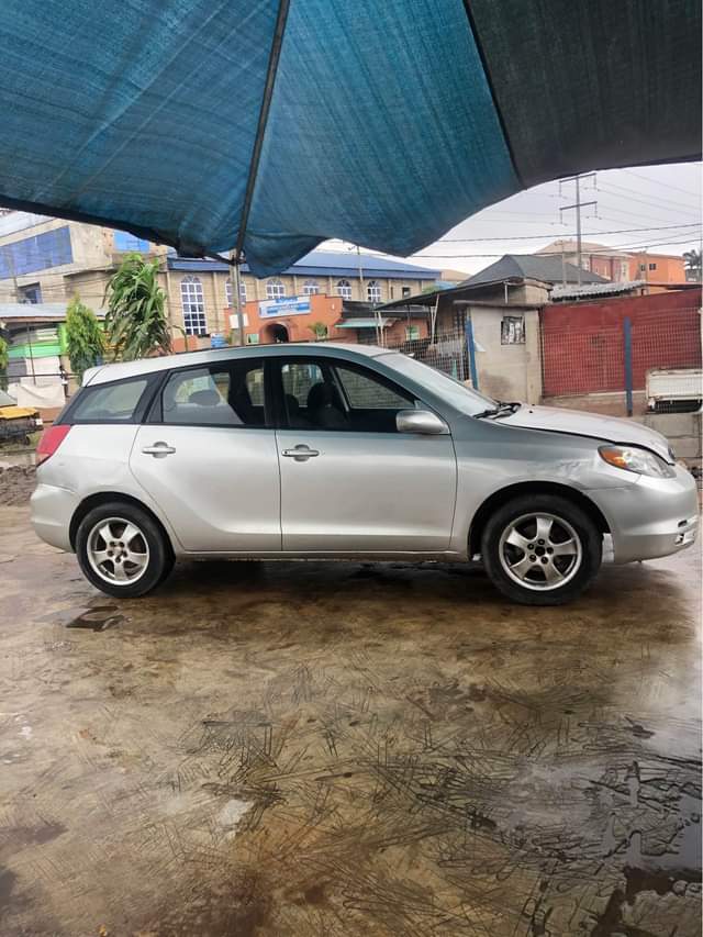 A picture of 100 First Grade Body Toyota Matrix 2004