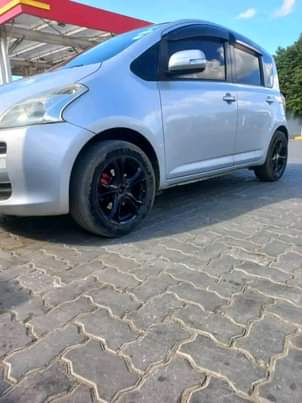 A picture of Toyota Ractis