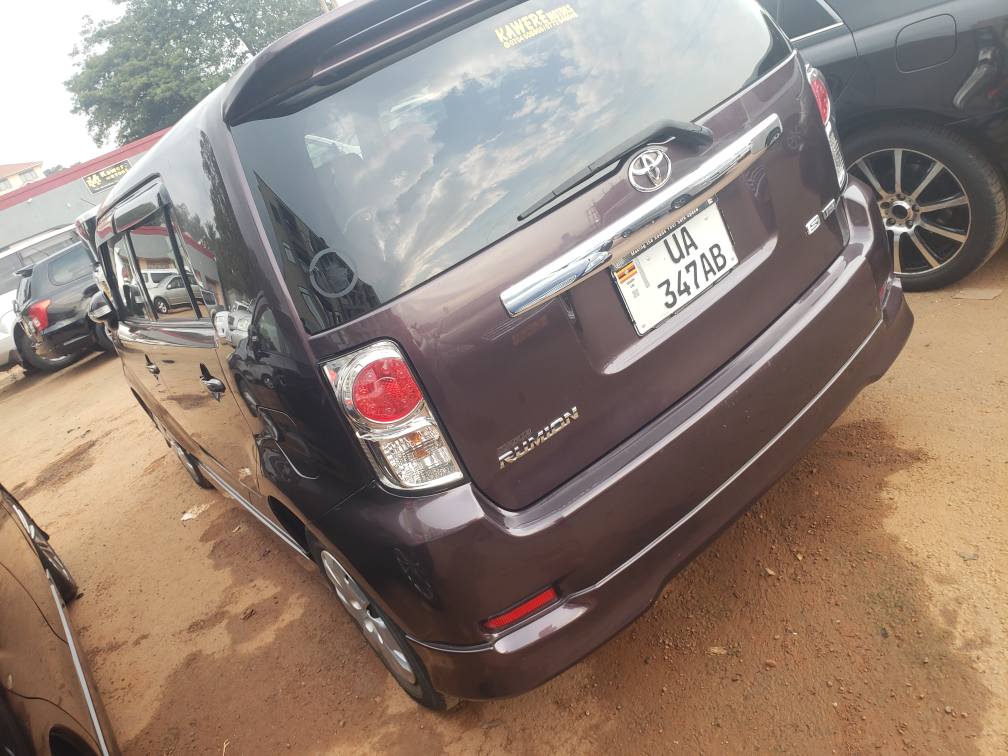 A picture of Toyota rumion