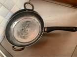 A picture of saucepans good quality in good condition pick from kiwaltule
