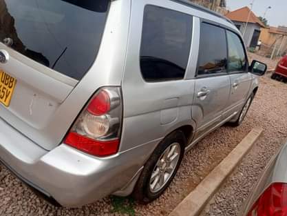 A picture of Subaru forestor 14m