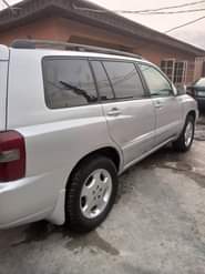 A picture of Neatly used Toyota Highlander 2007 model Very clean inside and