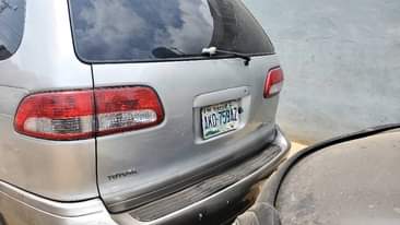 A picture of Clean Painted Toyota Sienna 2002